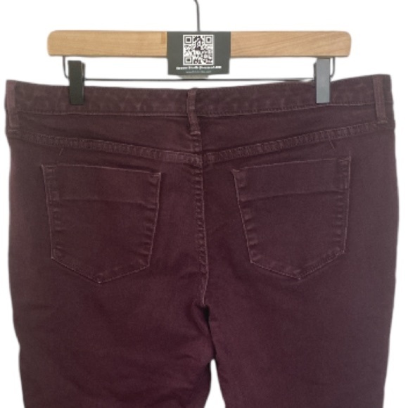 MOSSIMO by Target burgundy denim mid rise jeans // 14 - Picture 5 of 10